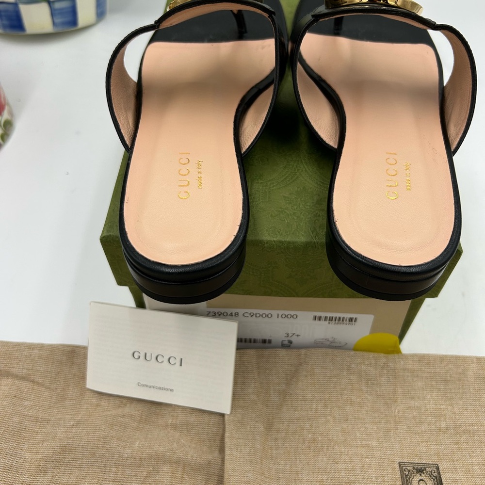 Women's Gucci, blonde  GG Leather thong sandals size 37.5 made in Italy - Picture 6 of 11
